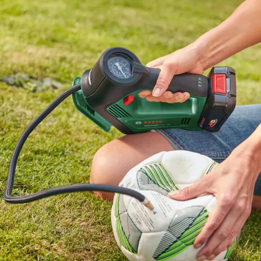 Bosch gør det selv Elværktøjssæt|Kompressorer^Bosch Universal Pump 18V trykluftpumpe max 10,3 bar - solo
