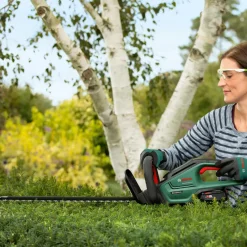 New Bosch gør det selv Bosch universal 18V hækkeklipper 55 cm 1x2,5 Ah batteri og lader