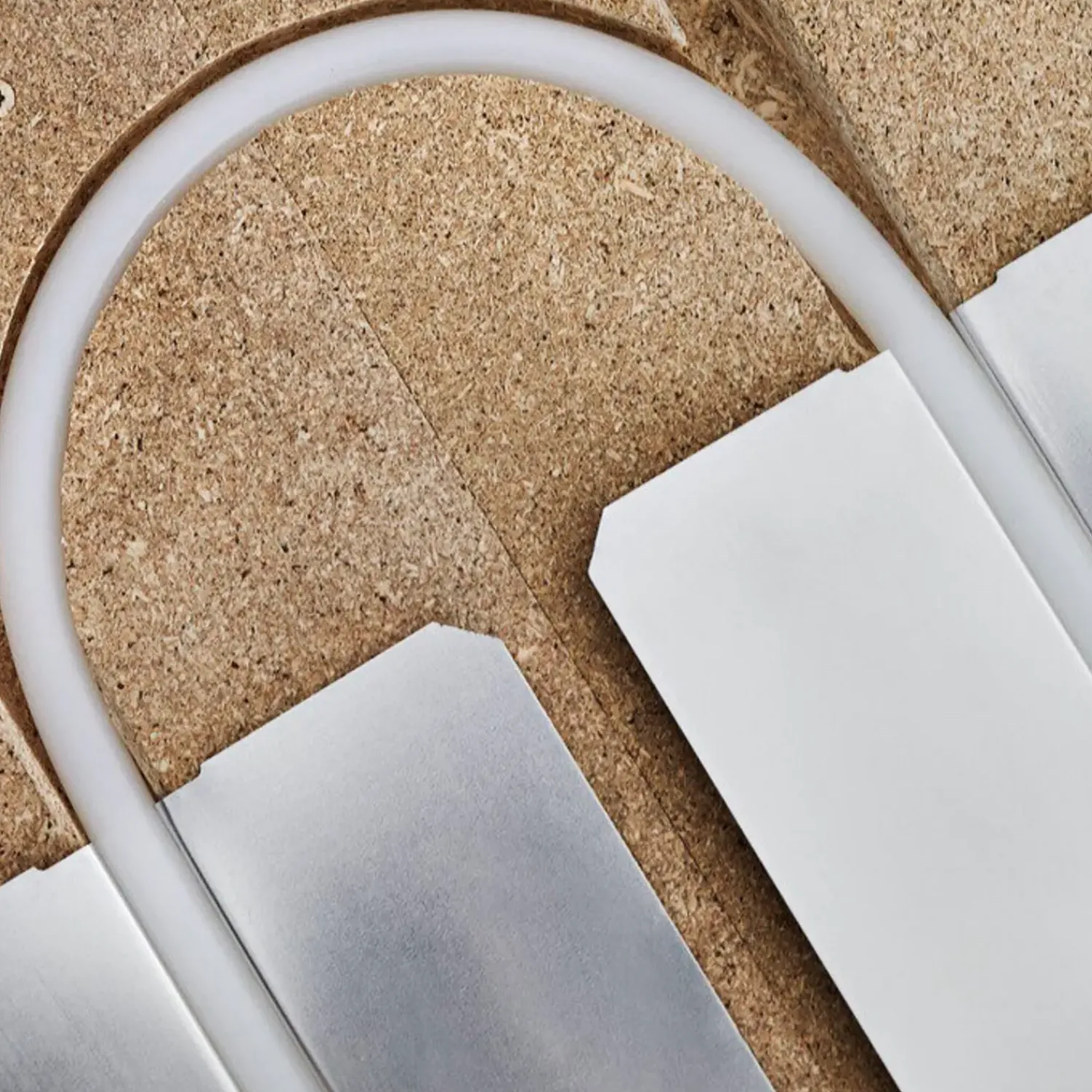 DLH Gulvvarme^varmefordelingsplade m/1 spor Ø20 mm - 280x1150x0,5 mm t/25 mm Thermogulv