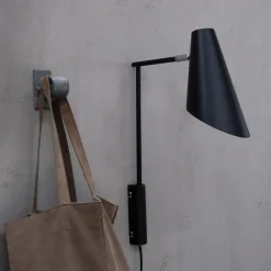 Dyberg Larsen Cale væglampe m/udhæng sort