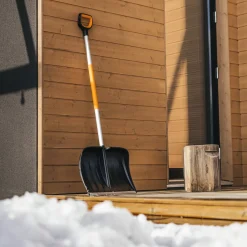 Haveredskaber^Fiskars sneskraber X serie