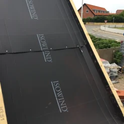 Undertag Og Tilbehør^Isowind  ventilationsplader sort 2,5x1090x1600 mm