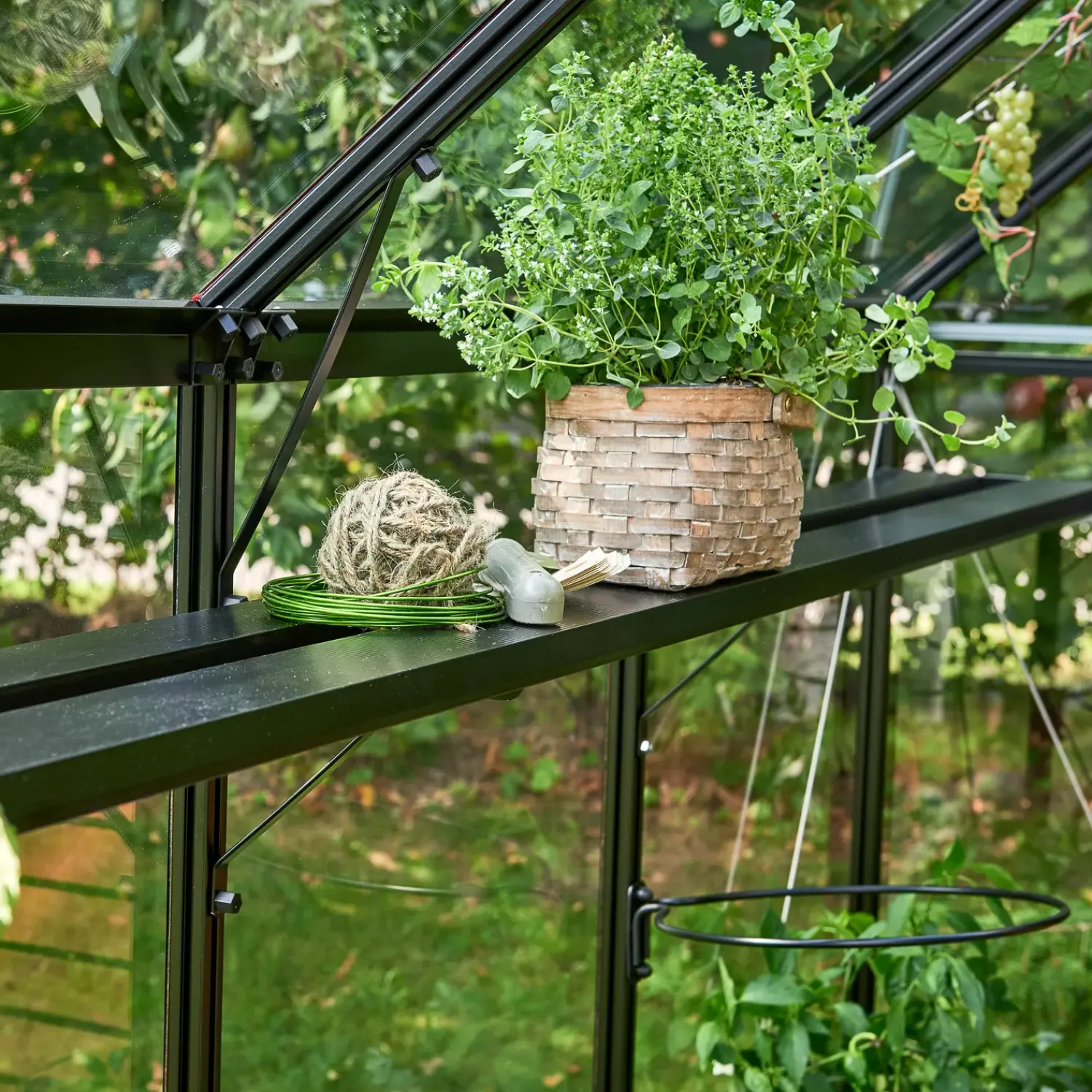 Online Juliana lamelhylde integreret Gartner 18,8 m² sort