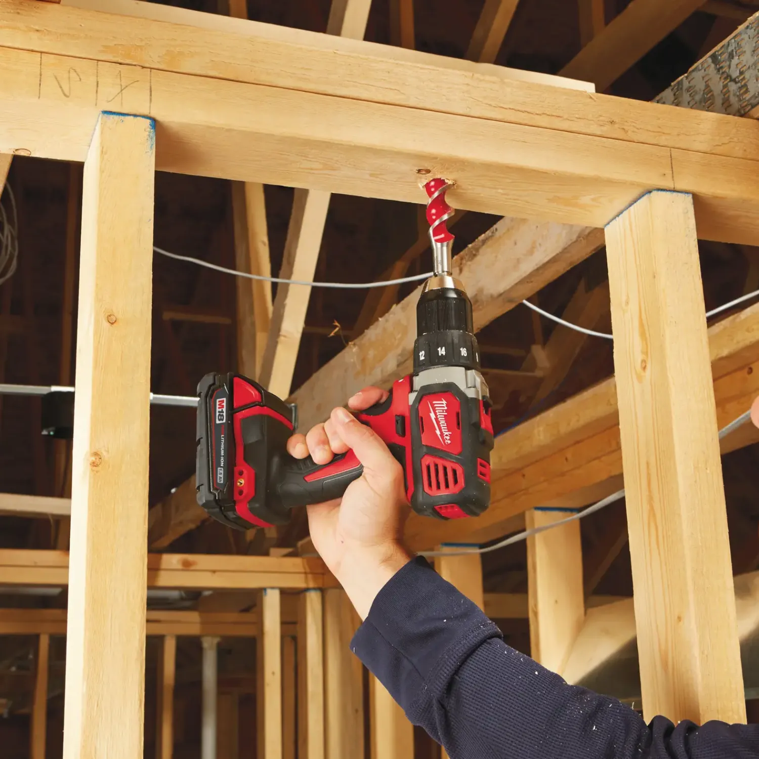 Milwaukee Bore- Og Skruemaskiner^M18 BDD-403C 18V bore-/skruemaskine 3x4.0 Ah batteri og lader