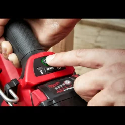 Outlet Milwaukee M18 FFN-502C Fuel™ 18V sømpistol 2x5.0 Ah batterier og lader