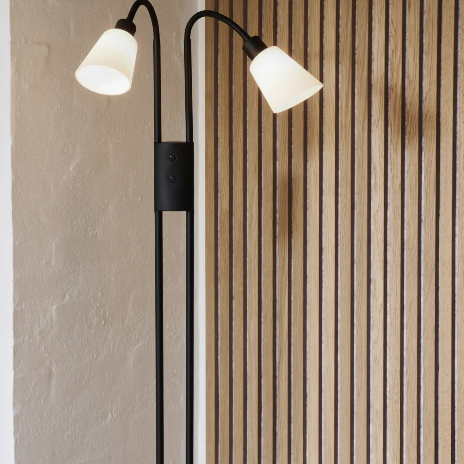 Nordlux Gulvlamper^Molli dobbelt gulvlampe sort/opalhvid