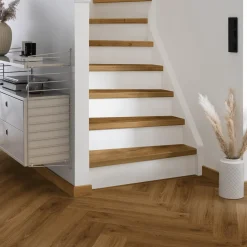 Vinylgulve^Pergo Voxnan pad pro vinylgulv caramel valley oak 126x630x6 mm