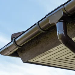 Plasttagrender^Plastmo tagrende nr. 12, 6 m brun