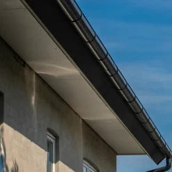 Outlet Plastmo tagrende nr. 10, 3 m sort