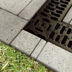 Plastmo Brønde Og Dræn^universal plast rist 1 m sort