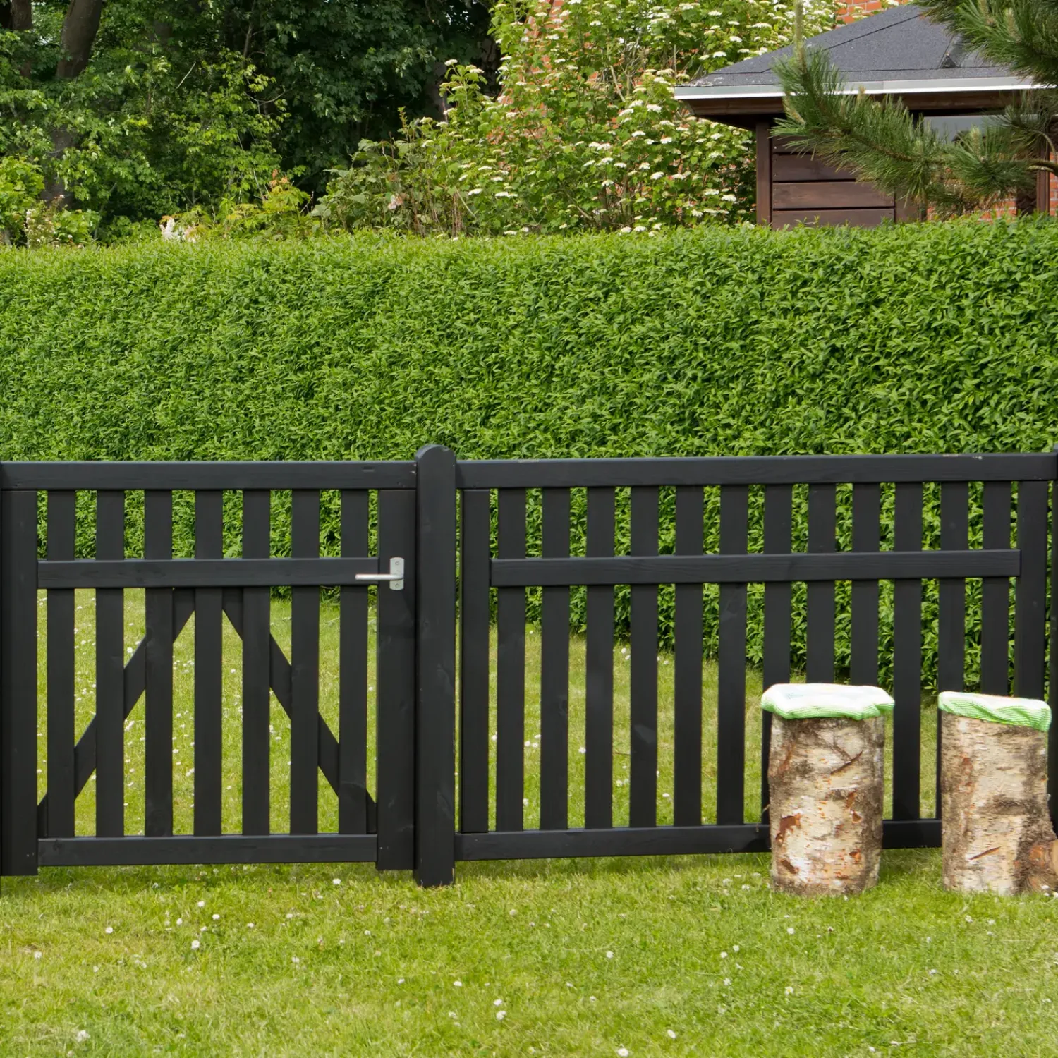 New Plus Country enkeltlåge inkl. beslag 100x98 cm sort