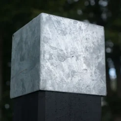 Plus Tilbehør Til Hegn^Cubic stolpehat 71x71 mm varmgalvaniseret