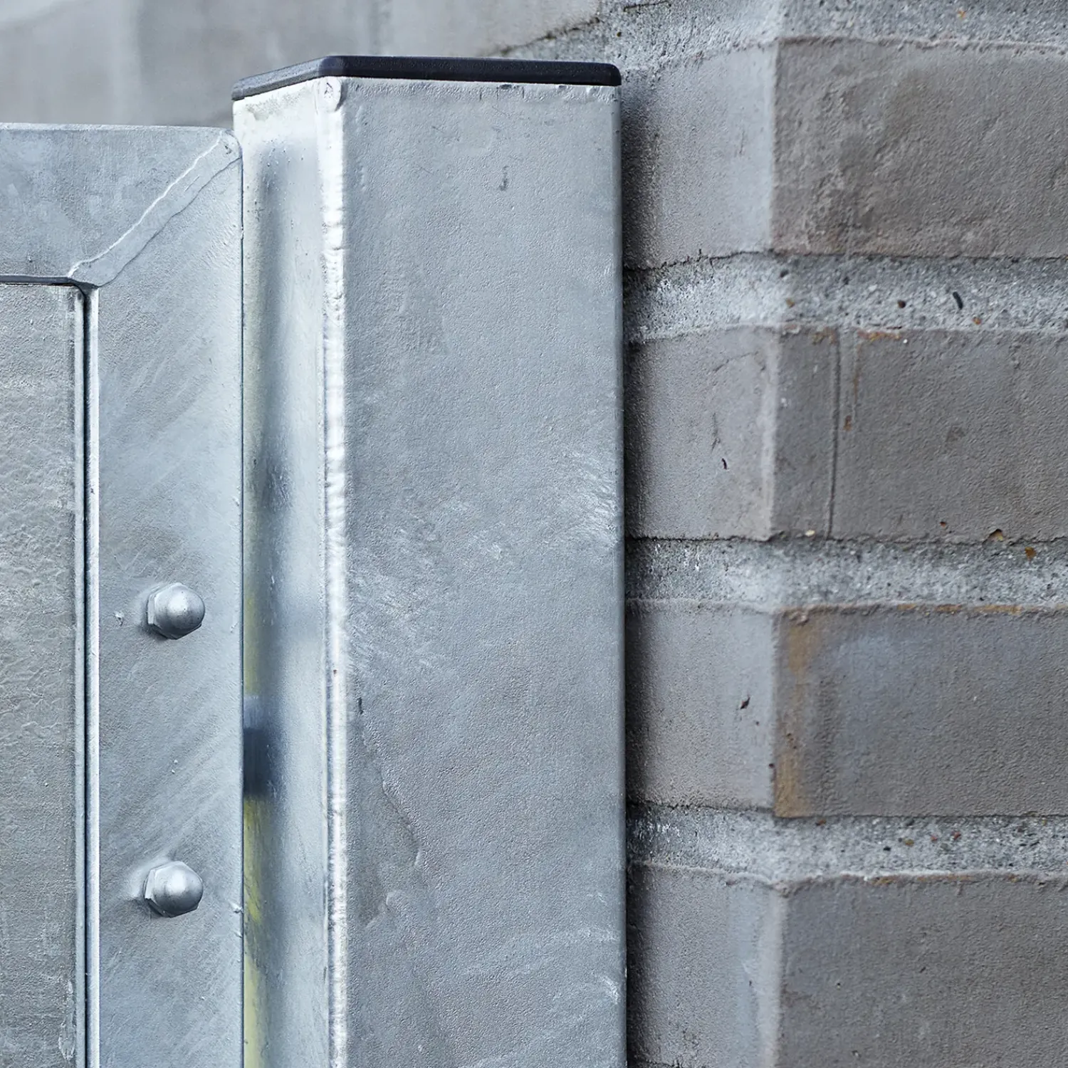 Clearance Plus Futura dobbeltlåge m/stålstolpe venstrehængt 197x145 skiftergrå