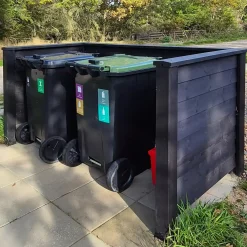 Plus Renovationsskjuler^Renovationsskjul Klink Profil sort m/træstolper til nedgravning Sort