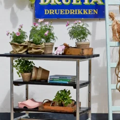 Discount Plus Urban grill-/plantebord med 2 hylder grundmalet sort