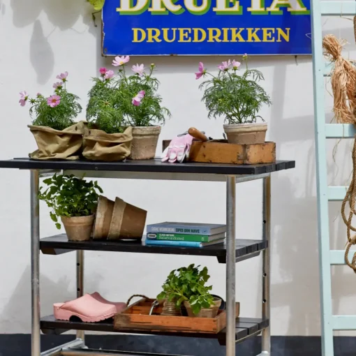 Discount Plus Urban grill-/plantebord med 2 hylder grundmalet sort
