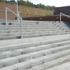 Belægningssten^RBR trappetrin grå - 30x35x15 cm