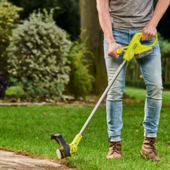 Ryobi Græstrimmere^kombisæt 18V ONE+ plæneklipper/græstrimmer 4,0Ah batteri og lader