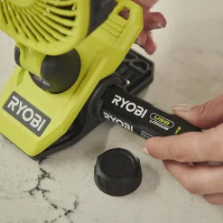 Ryobi Bord- Og Gulvventilatorer^RCF4-0 klemmeventilator 4V USB lithium solo