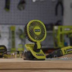 Ryobi Bord- Og Gulvventilatorer^RCF4-0 klemmeventilator 4V USB lithium solo