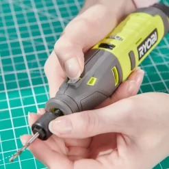 Best Ryobi RRT4-120GA15 4V USB multiværktøj, med 15 tilbehørsdele