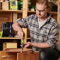 Best Ryobi RRT4-120GA15 4V USB multiværktøj, med 15 tilbehørsdele