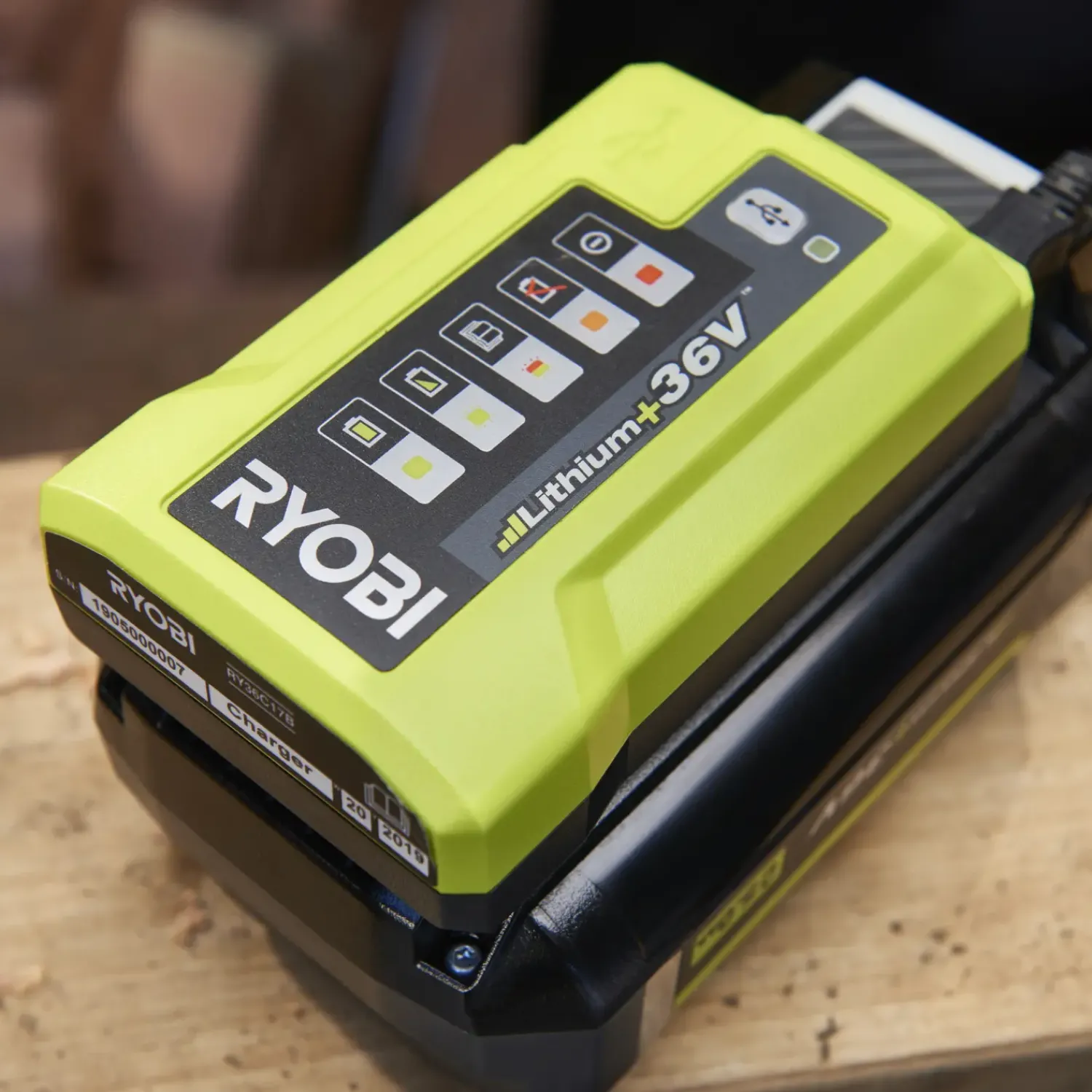 Ryobi Batterier Og Opladere^RY36C17A 36V MAX POWER lader