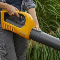 Best Stiga SAB 100 AE 20V løvblæser 1x4.0 Ah batteri og lader