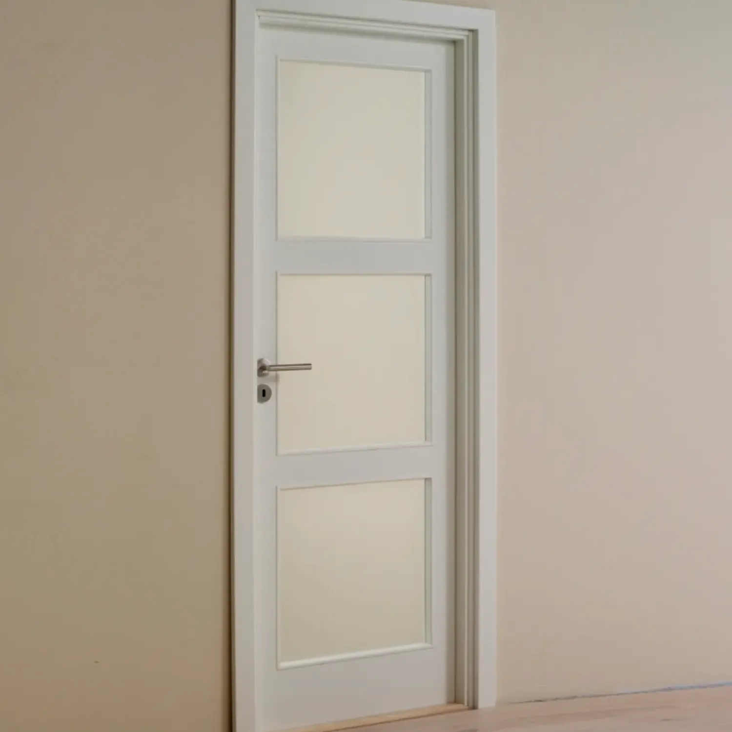 Swedoor Karme^Flex +Karm 92 mm hvid fyr 786x2089 mm m/std.bund i bøg