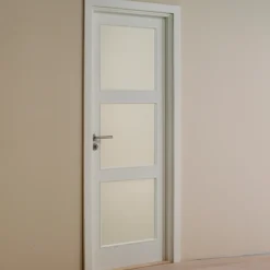 Swedoor Karme^Flex +Karm 92 mm hvid fyr 786x2089 mm m/std.bund i bøg