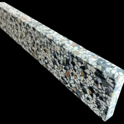 Hot Granit.dk Terrazzo sokkelliste københavn slebet overflade og top med fas 40x1,5x7,5 cm