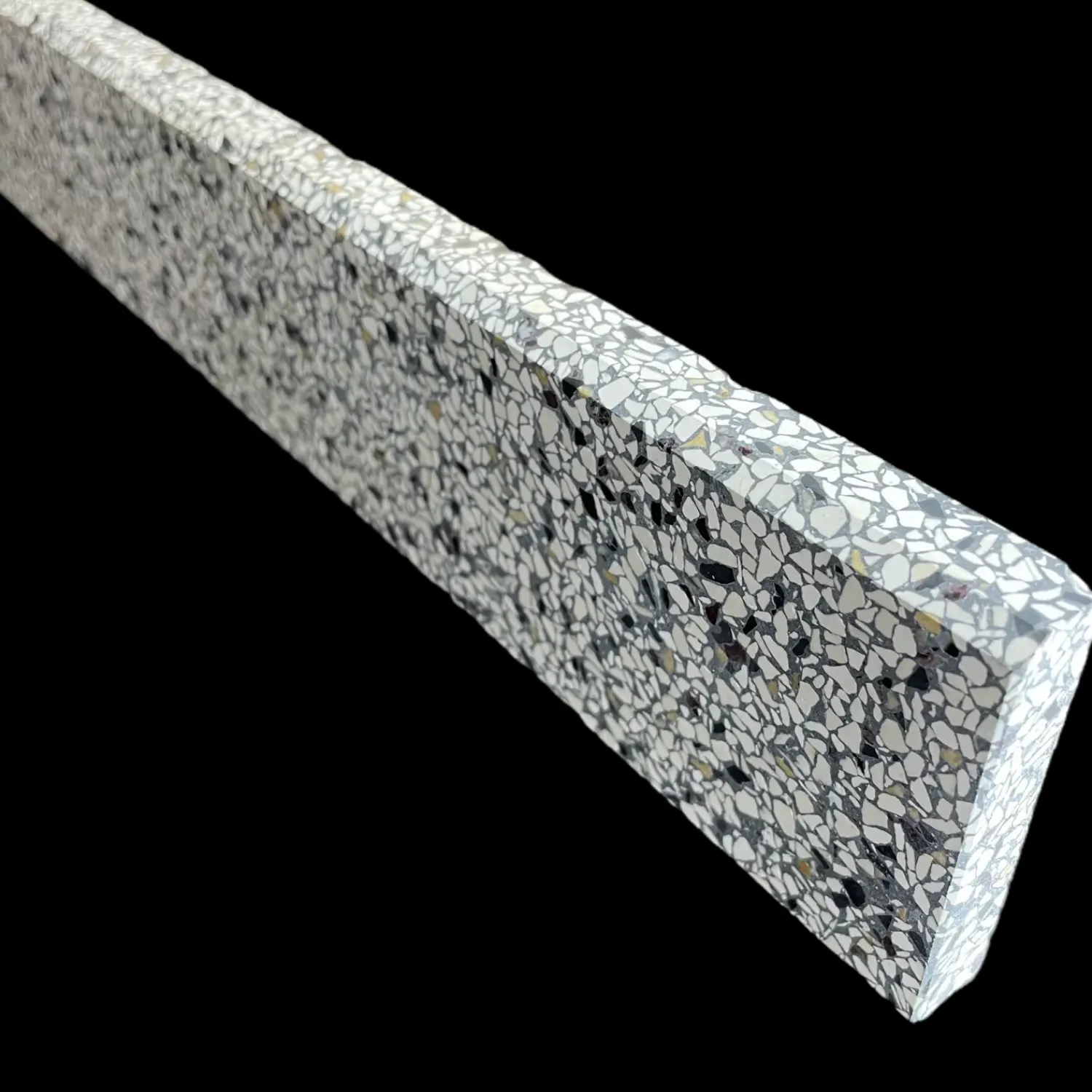 Outlet Granit.dk Terrazzo sokkelliste lissabon 40x1,5x7,5 cm