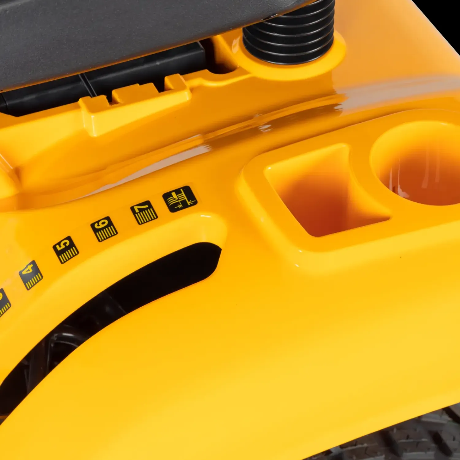 Trolla Havetraktorer^vogn med tip til havetraktor