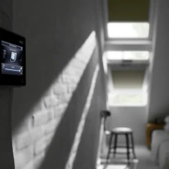 Velux Vinduer^GGU MK08 006821 fjernbetjent vippevindue hvid polyurethan 78x140 cm