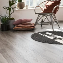 Laminatgulve^Wallmann Organic silent hybridgulv grå eg 245x2003x9 mm