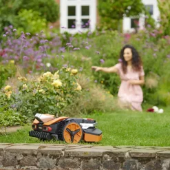 Worx Robotplæneklippere^Vision WR216E robotplæneklipper 1600 m² inkl. garage